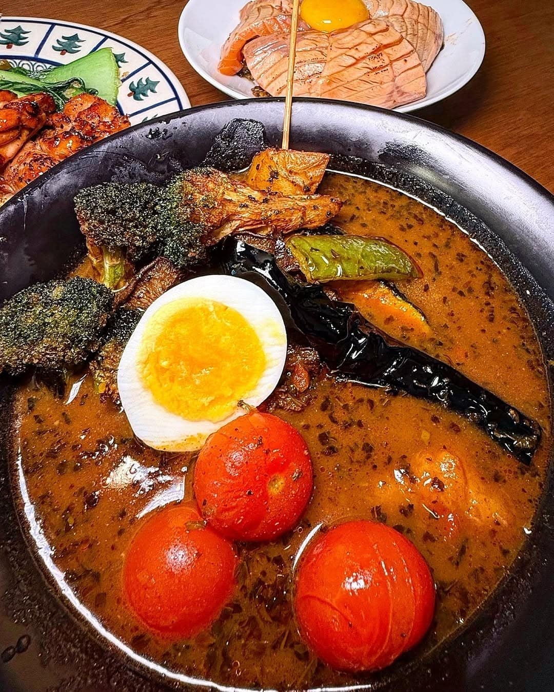 채소와 달걀, 밥을 함께 차린 연희시오 스프카레 실제 상차림